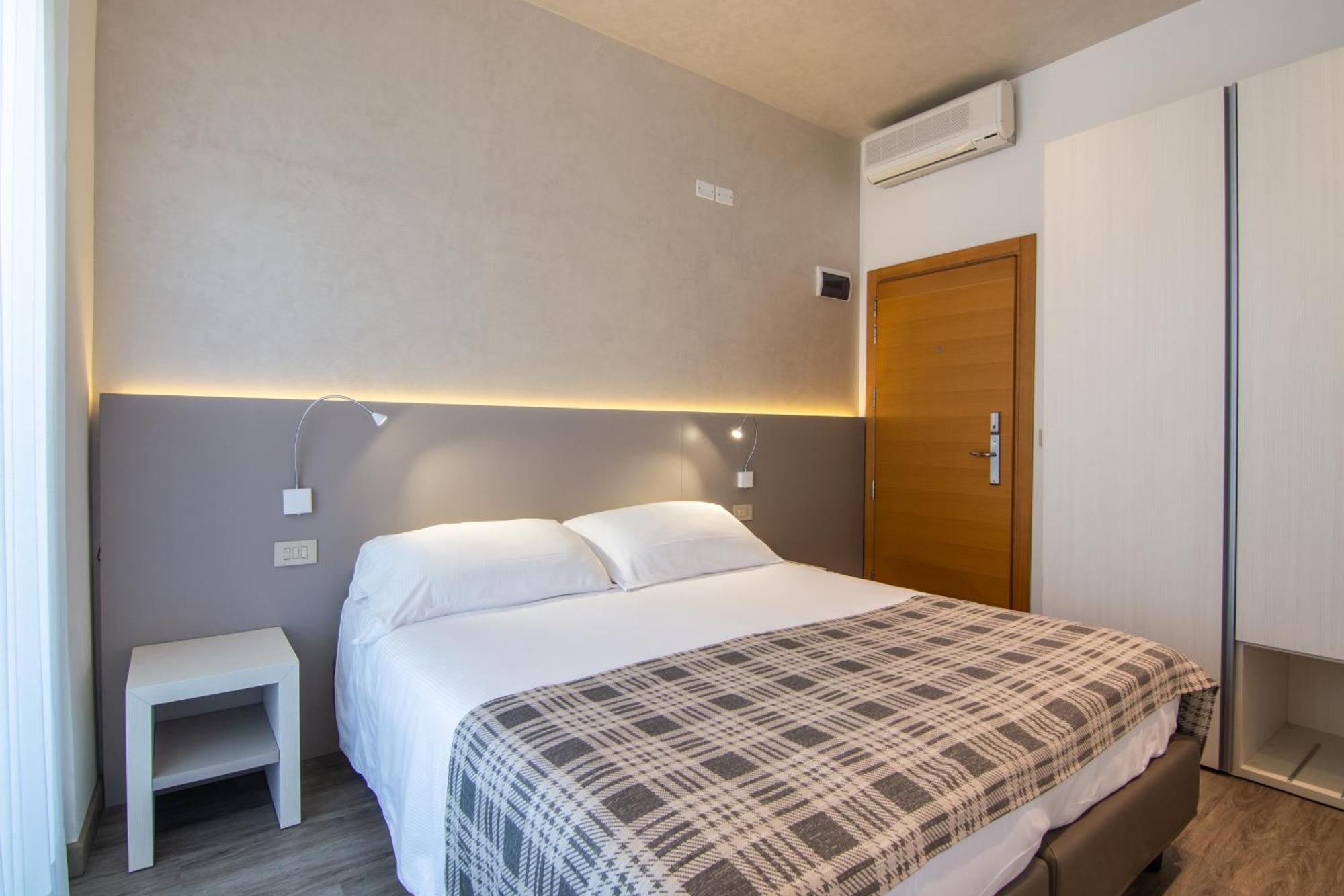 Hotel Montecarlo 3 Stelle Superior Caorle Extérieur photo
